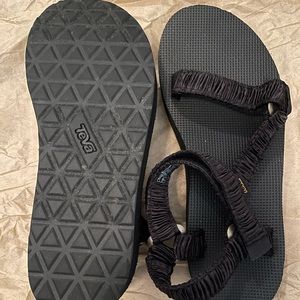 Women’s Midform Universal Teva Sandals